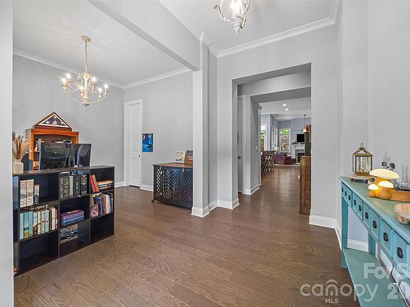 5th image of 5212 Meadowcroft Way