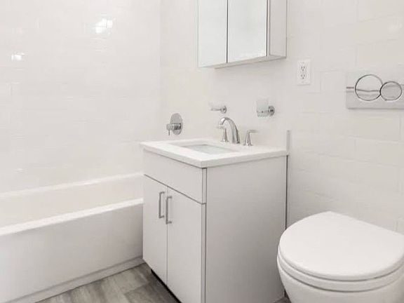 5th image of 405 E 56th St #3Q