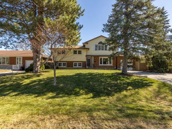 6 Champa Dr, Saint Catharines, ON L2M 3K2