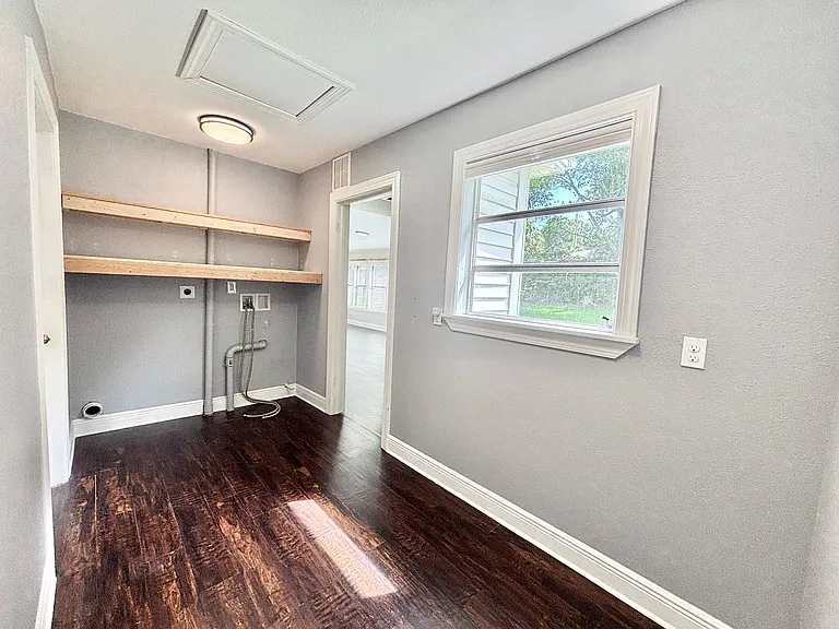 3331 Bayou Blvd — Photo 14