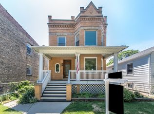 3029 N Haussen Ct, Chicago, IL 60618