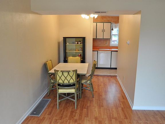 4th image of 269 Hedgewood Ct