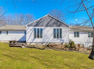 110 Newgate Rd, Oxford, CT 06478