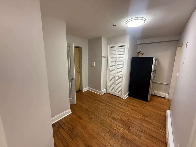 205 Monticello Ave #2E — Photo 3