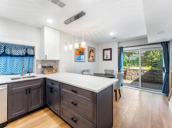 152 Beach Street image 6 of 36