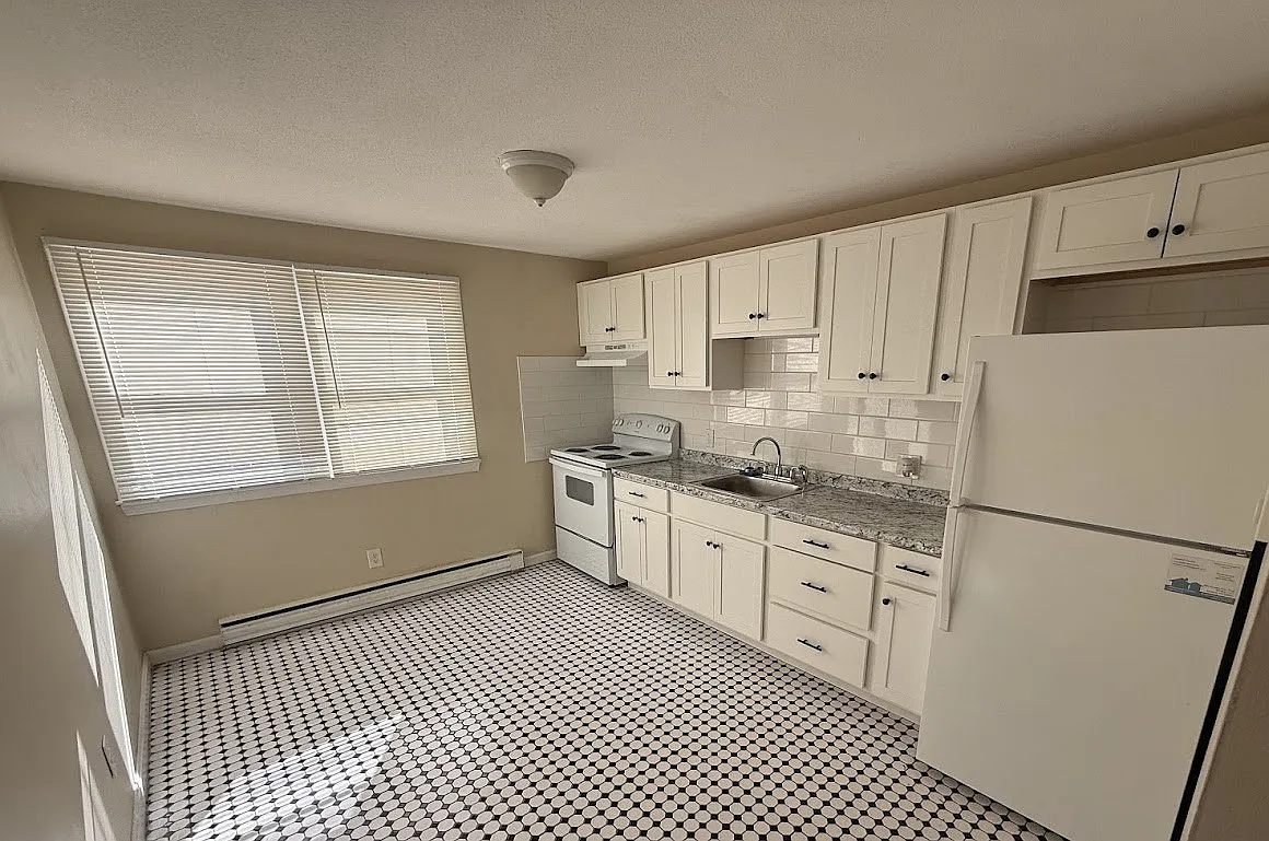 2 bed, $1,700 — Photo 4
