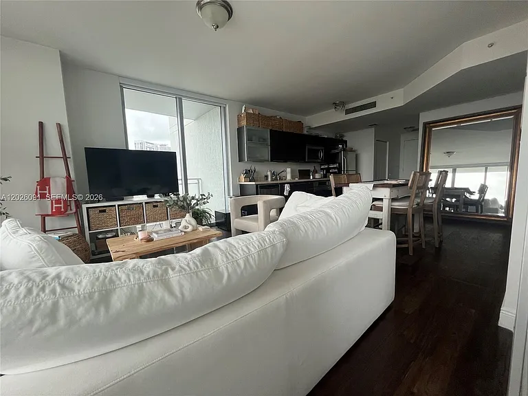 90 SW 3rd St #1705 — Photo 5