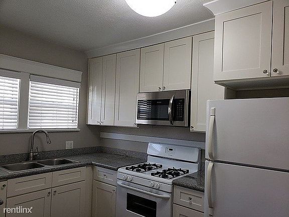 5th image of 239 Ximeno Ave