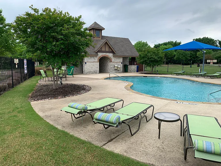 4225 Blackjack Oak Dr — Photo 23