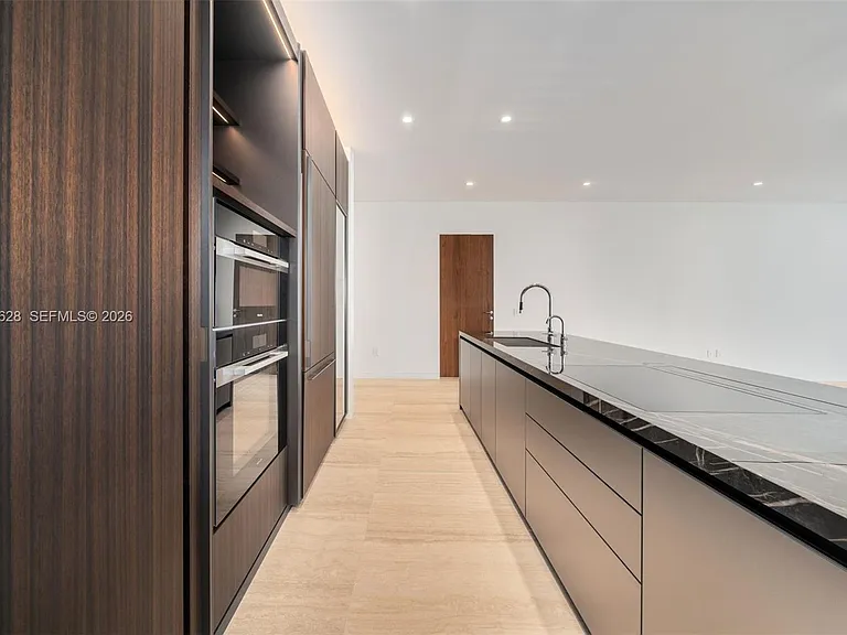 5 Grove Isle Dr #S302 — Photo 9