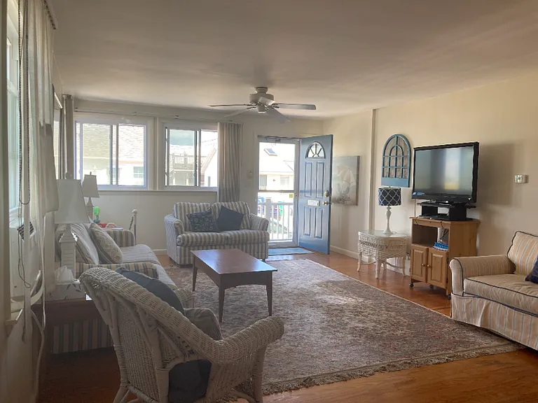 15 Bragg Ave — Photo 2