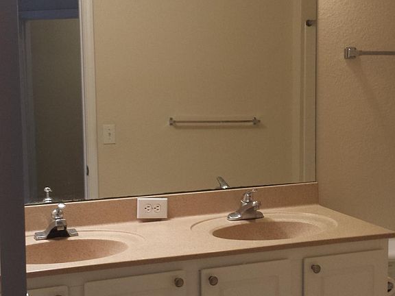 3rd image of 10075 N Gate Pkwy #1105
