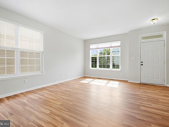 4th image of 54 Maureen Way