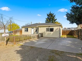 906 W Entiat Ave, Kennewick, WA