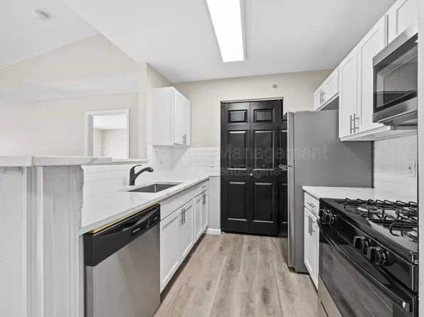 9010 Charlotte Ct, Ypsilanti, MI 48197