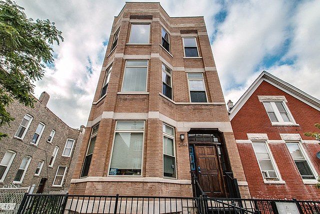 1st image of 2644 W Augusta Blvd #3