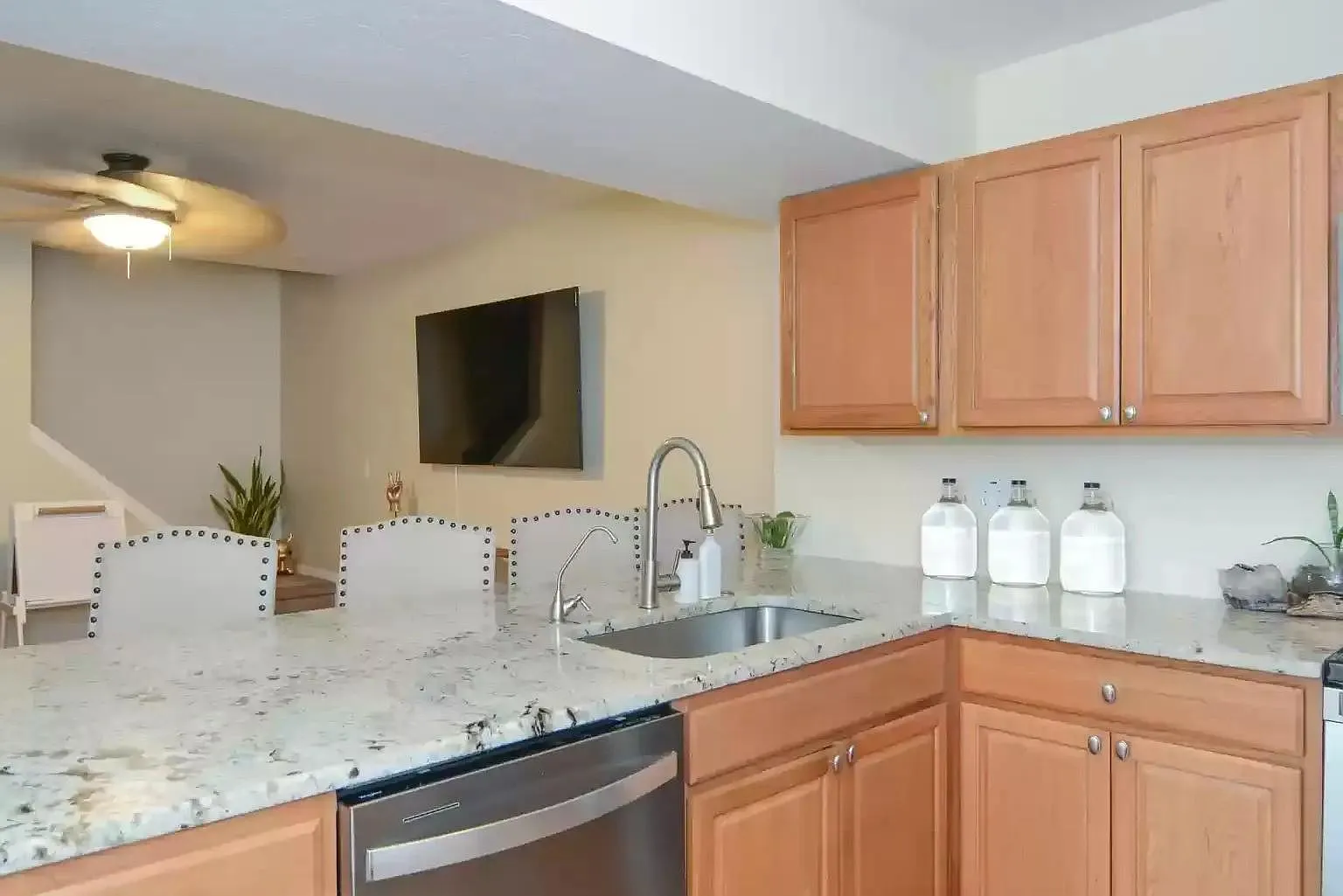 3 bed, 1277 sqft, $1,795 — Photo 4
