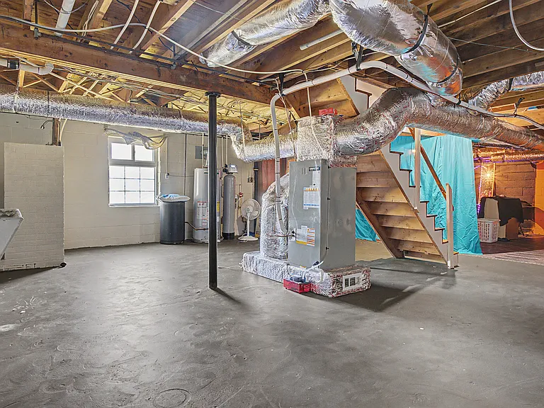 342 W Old Cross Rd — Photo 16