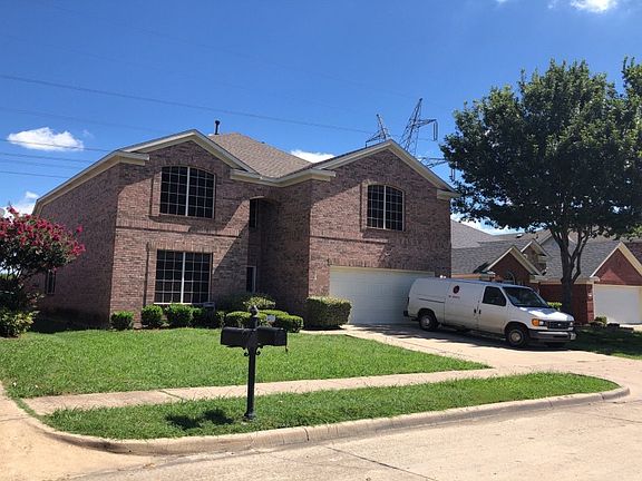 3rd image of 1227 Glencoe Dr