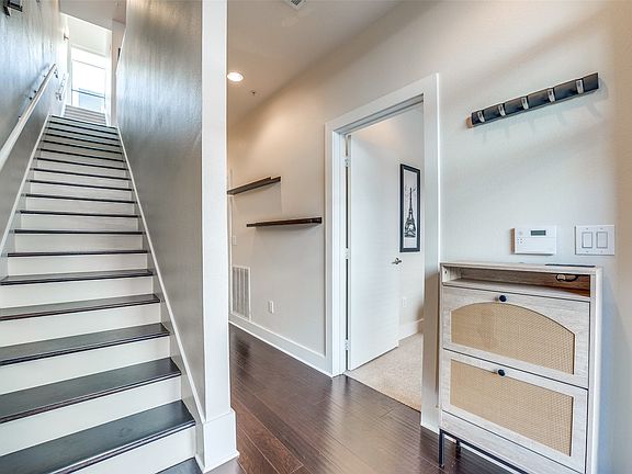 4th image of 4140 Newton Ave APT 17