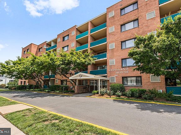 3rd image of 1931 N Cleveland St APT 612