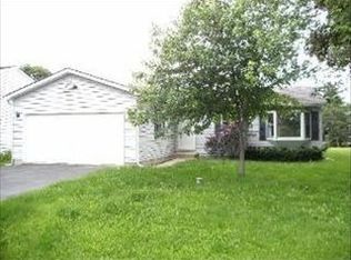 5516 Burwood Rd, Oakwood Hills, IL 60013