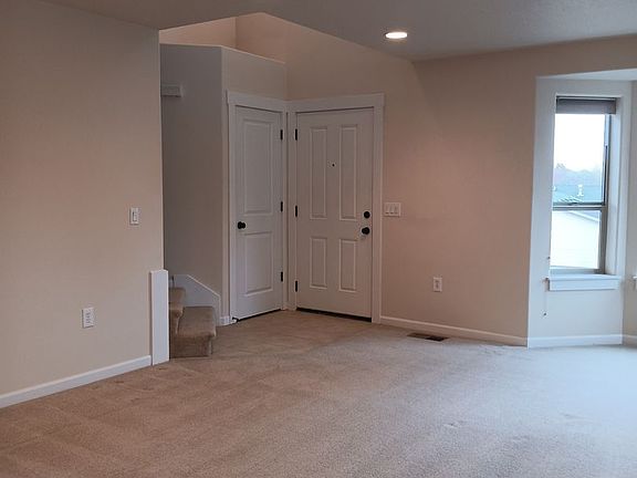 3rd image of 1296 Westbrook Dr NW