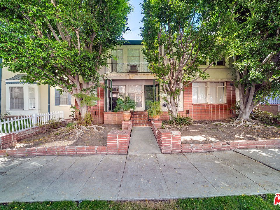 1st image of 121 S Crescent Dr