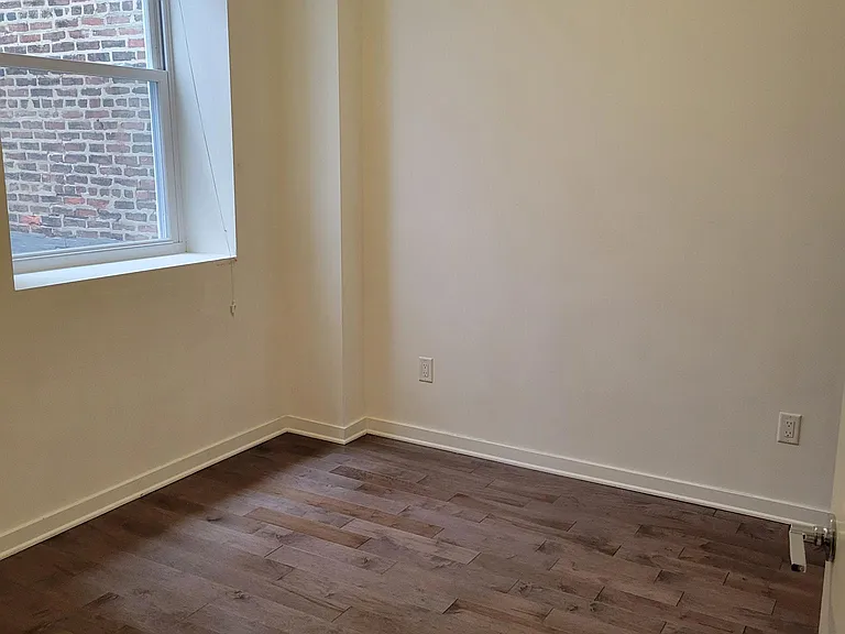 710 Chestnut St #201 — Photo 5