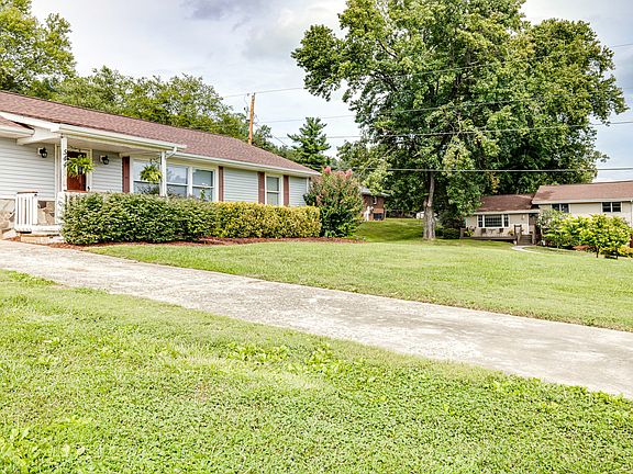 4th image of 544 Fernwood Dr