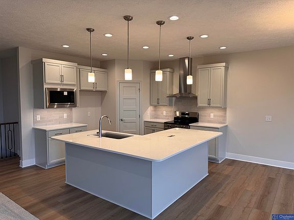 4th image of 20522 Riviera Dr