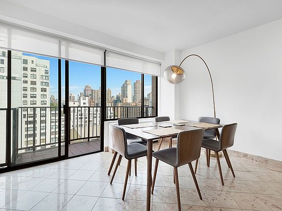 3rd image of 203 E 72nd St APT 12E