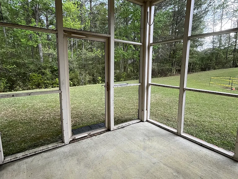 SCREEN BALCONY
