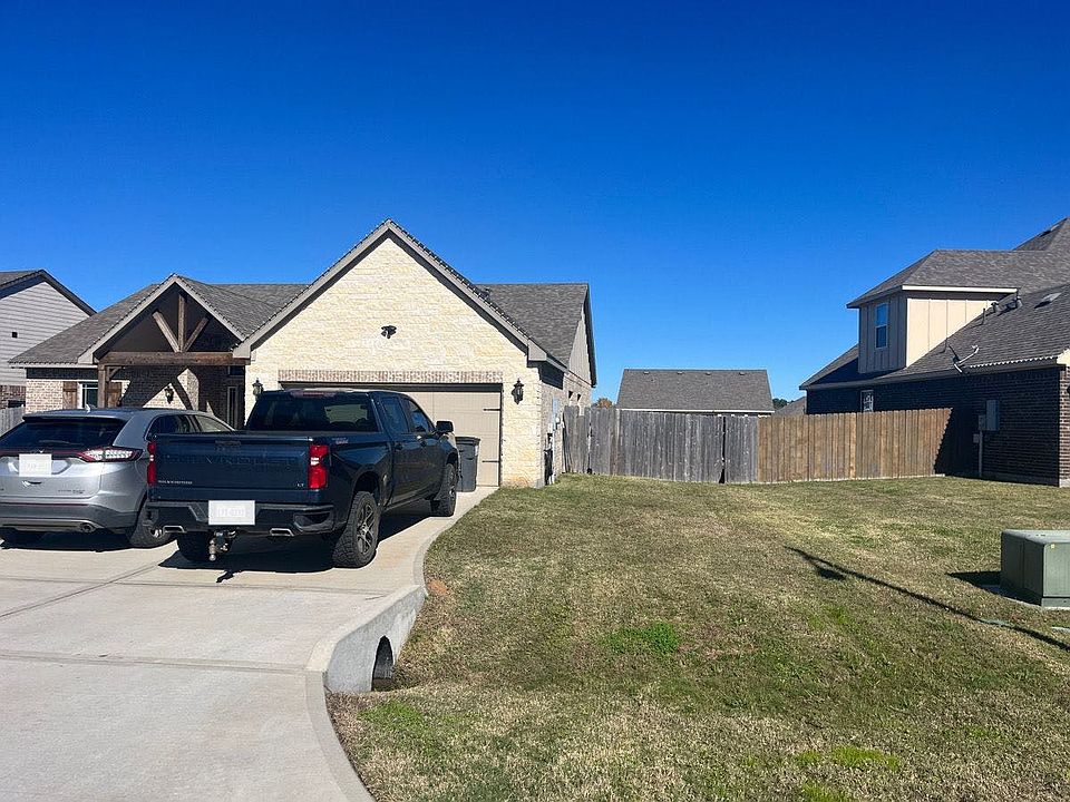 2nd image of 12388 Pecan Dr