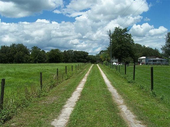 2nd image of 5608 County Road 561