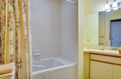5th image of 90 Quincy Shore Dr APT 610