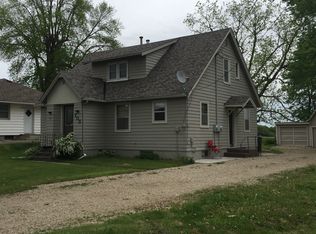 703 School St S, Ellendale, MN 56026