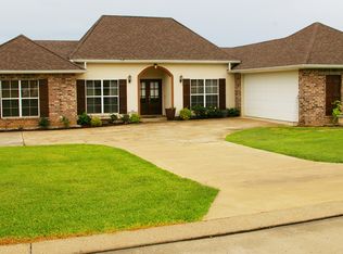 111 N Bend Dr, Pineville, LA 71360