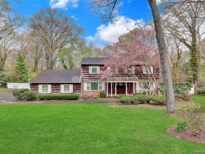 34 Hemingway Drive, Dix Hills, NY, 11746
