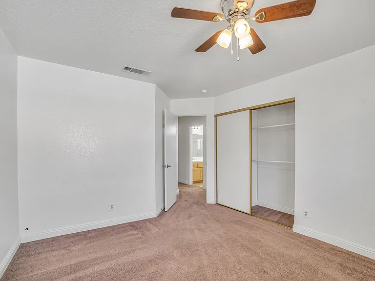 2304 Chatfield Dr — Photo 16