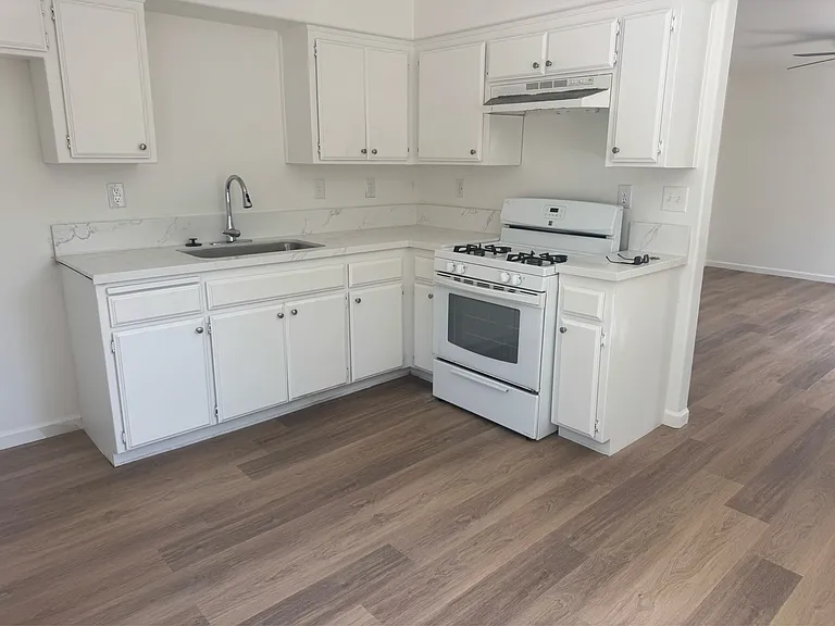 339 W Kern Ave — Photo 3