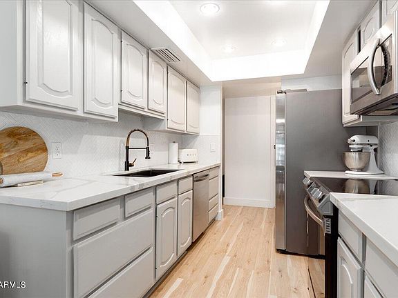 5th image of 899 N 87TH Place