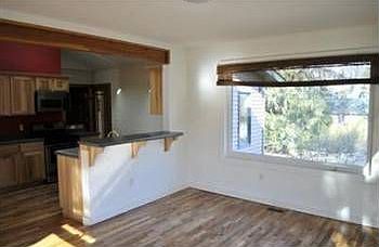 5th image of 306 E Merchant St