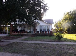 106 S Wickham St, Alvord, TX 76225