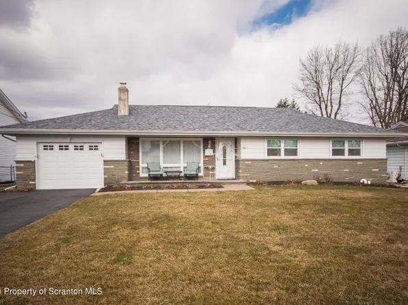 106 Clearview Ln, Peckville, PA 18452