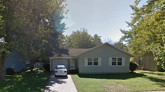 3201 W John St photo 1