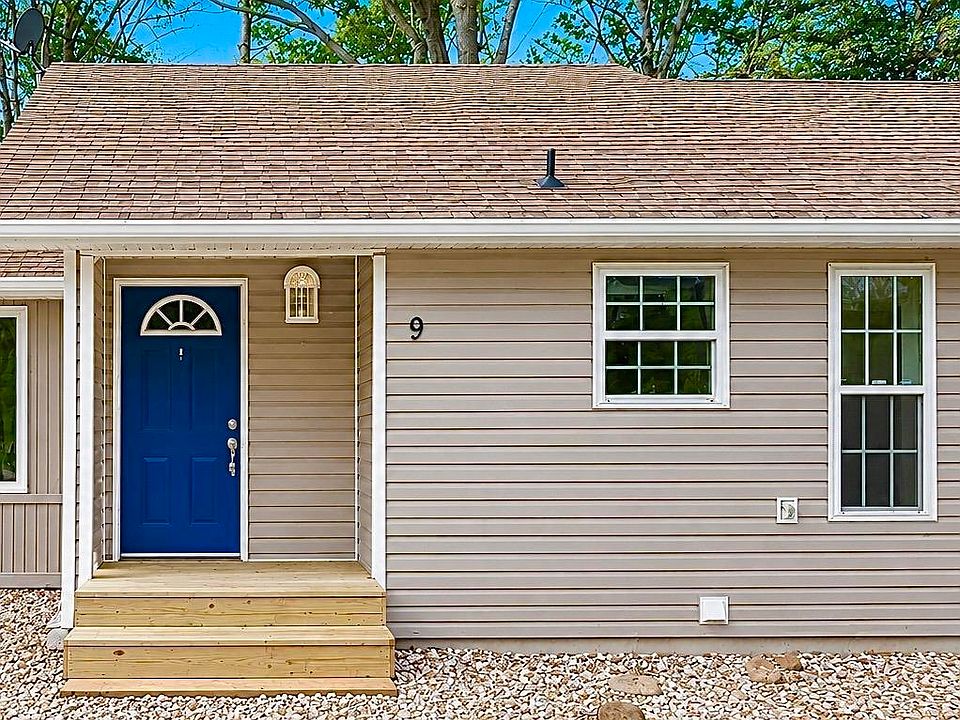 1st image of 19 Vaqueria Ln