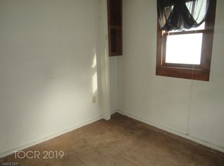 60 Reidy Pl, Hewitt, NJ 07421