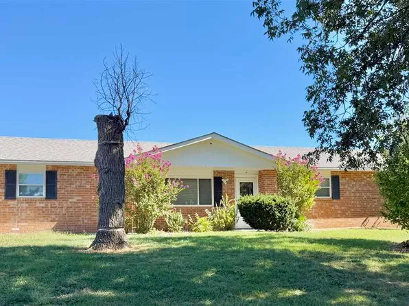 1895 S McCord Rd, Ponca City, OK 74604