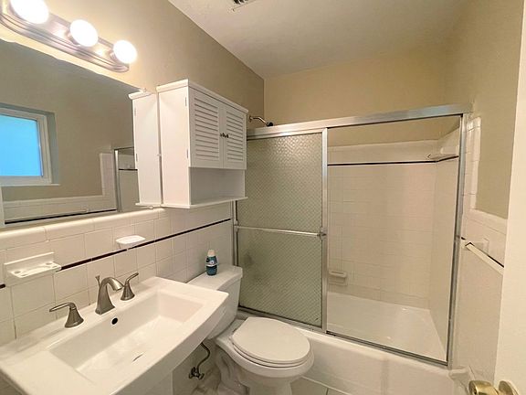 5th image of 301 Viscaya Ave